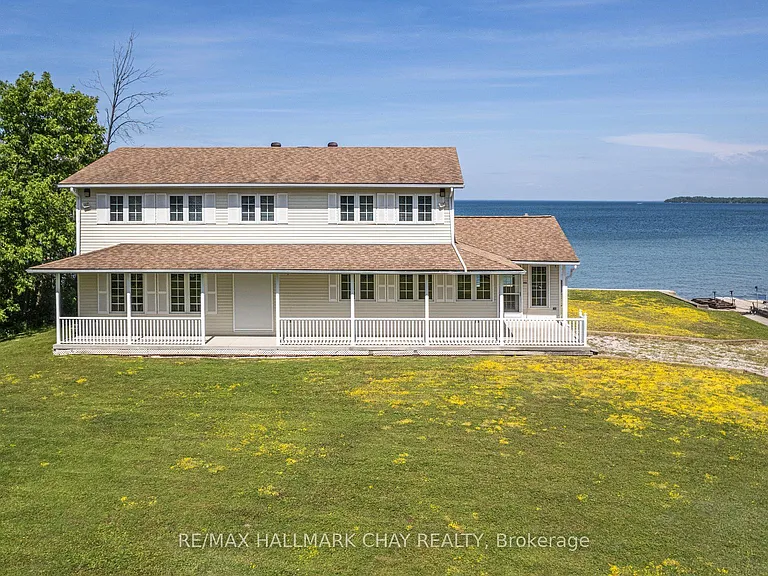 2653 Leonard St — Photo 44
