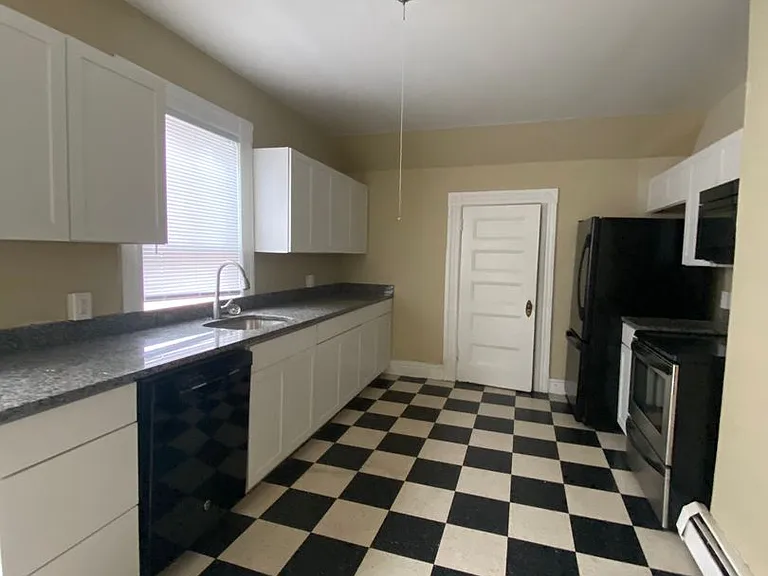 271 Broadway St — Photo 6