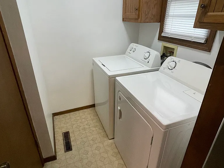 2901 W Walnut St — Photo 7