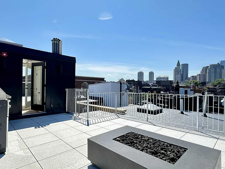 N Margin St — Photo 8