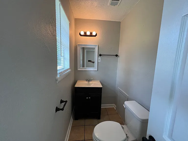 597 Western Park Dr — Photo 7