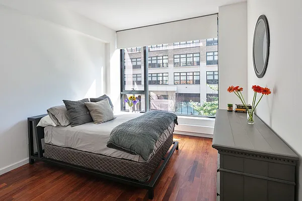 Rented by R New York | media 12