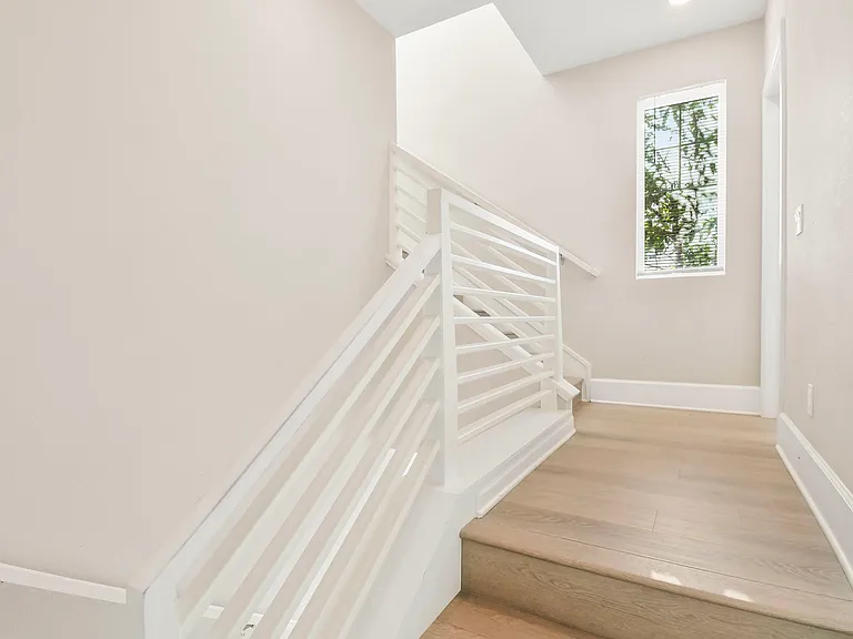 802 Santa Barbara Pl — Photo 7