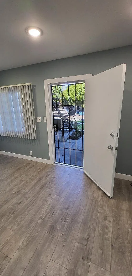 1 bed, 700 sqft, $2,085 — Photo 2