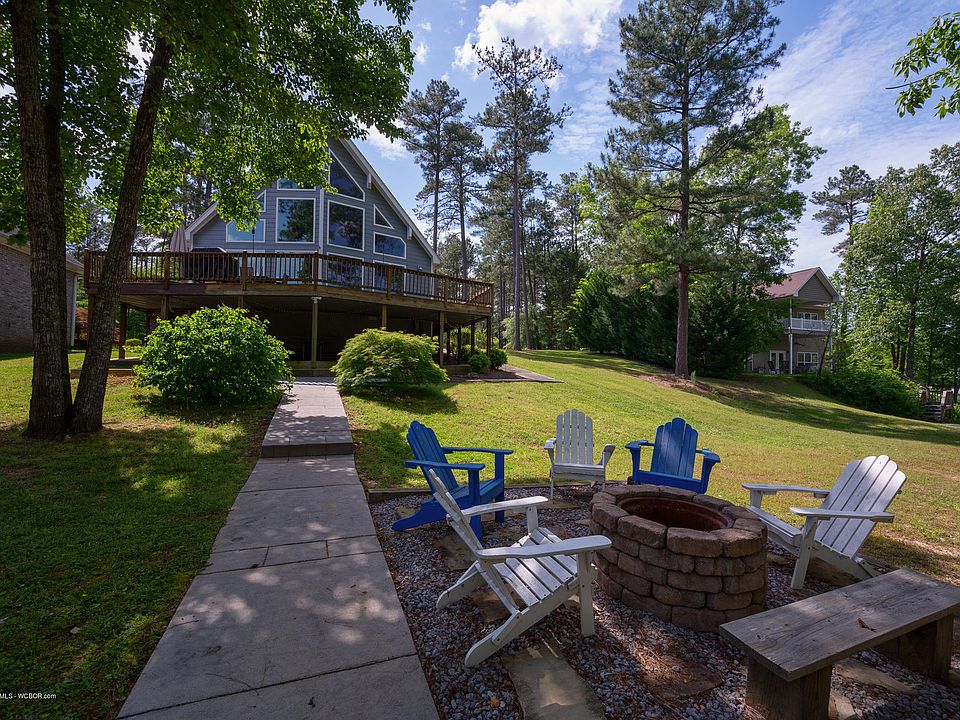 1st image of 1076 E Lakeshore Dr