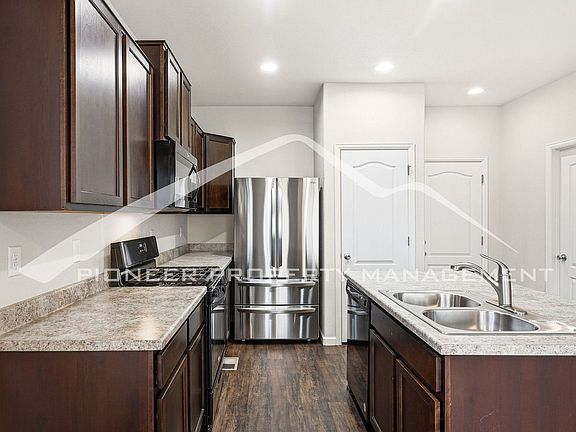 5th image of 1526 Sepia Ave