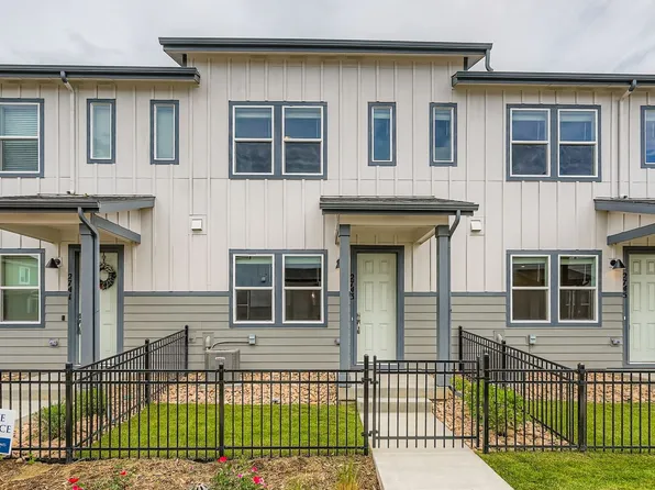 2743 Bear Springs Cir, Longmont, CO 80503