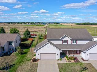 2011 Nighthawk Ln, Sauk City, WI 53583