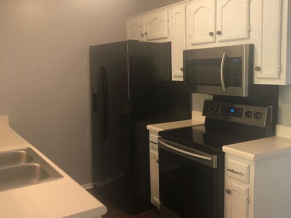 3rd image of 7577 Lilly Dr