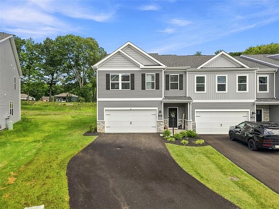 3rd image of 1401 Cherry Tree Dr