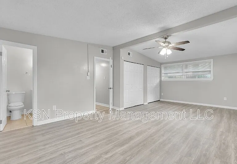 117 Windsor Rd — Photo 22