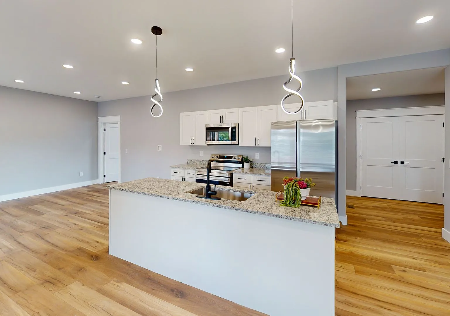 Waitlist for Aug2027Jul2028 Now Open! |Brand New Townhome in Fort Sanders | Walk to UTK — Photo 2