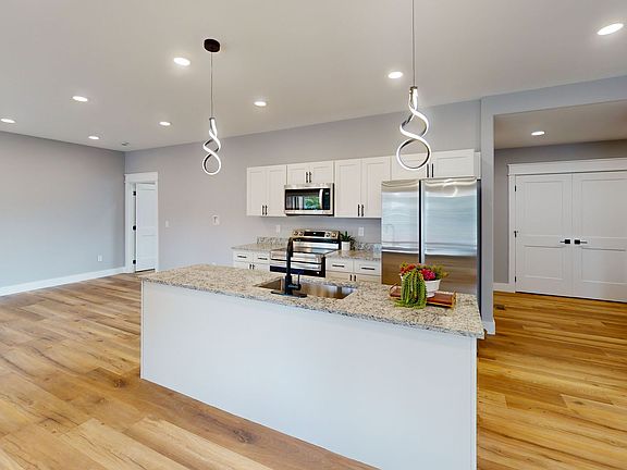 2nd image of 1209 Hedge Ave Unit 3