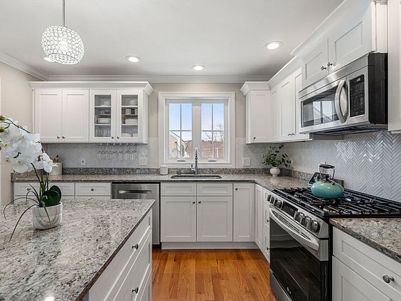 4th image of 65 Market St #1
