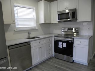 24 Amesbury Rd, Manchester Township, NJ 08759