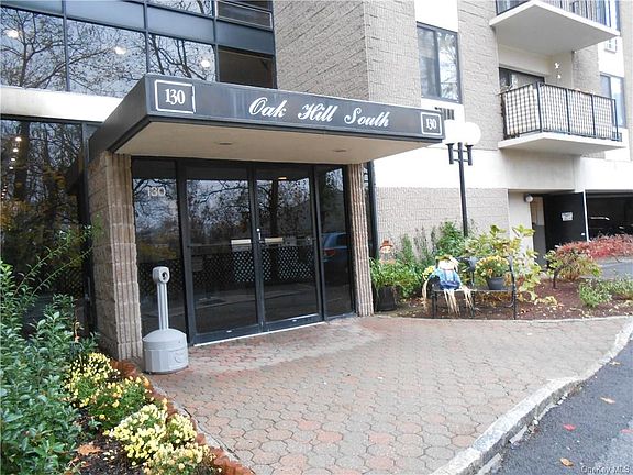 2nd image of 130 Colonial Pkwy APT 4C