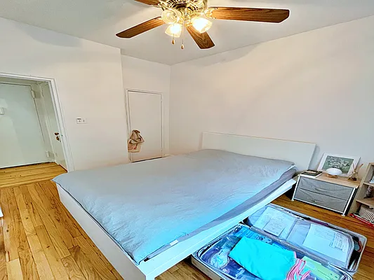 Rented by Douglas Elliman | media 19