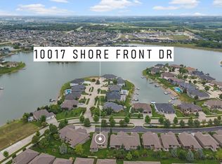10017 Shore Front Dr, Lincoln, NE 68520