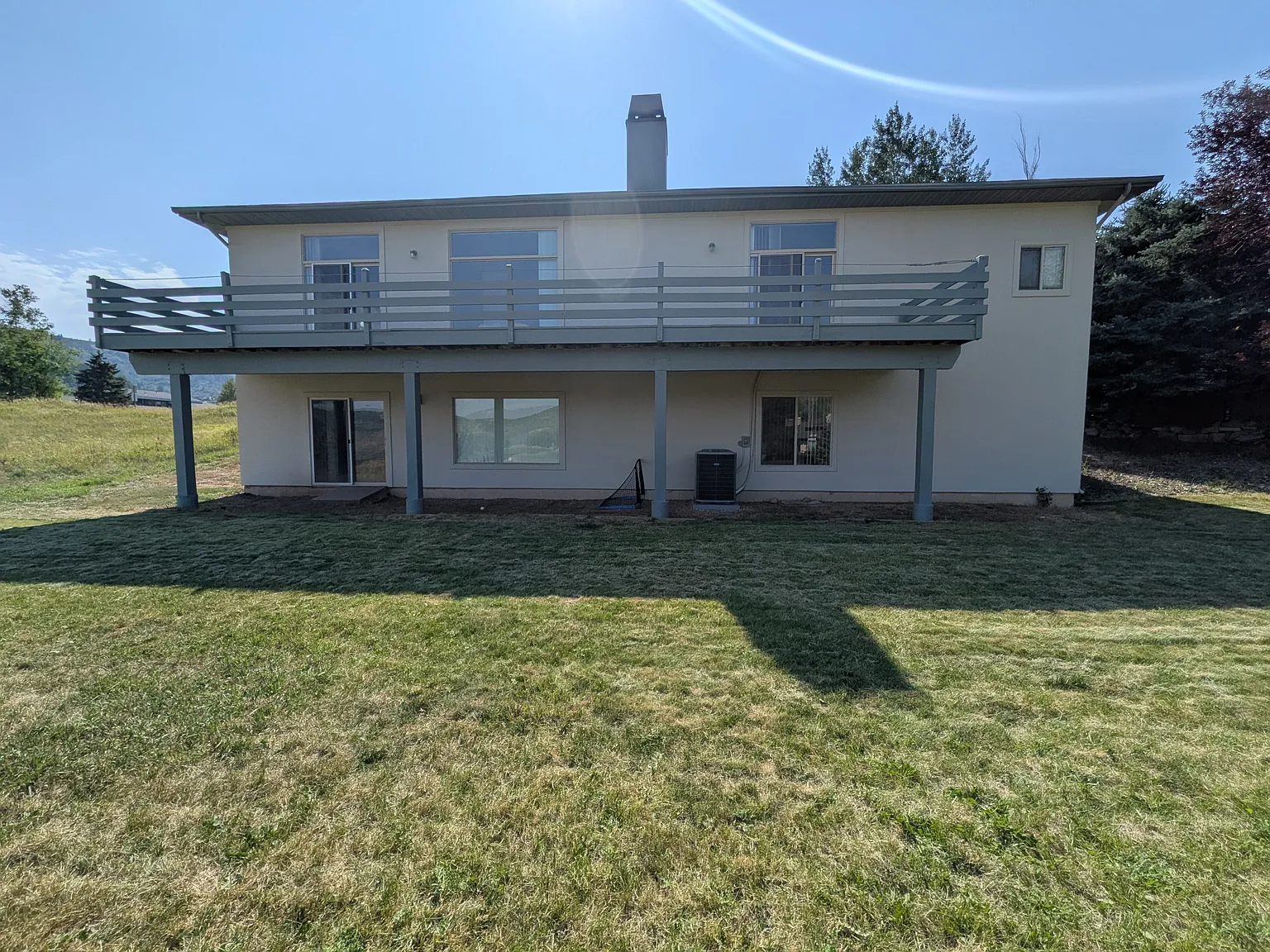 3 bed, 2.5 bath, 3400 sqft, $3,995 — Photo 4
