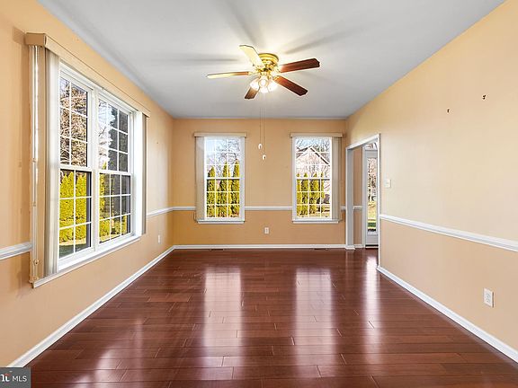 5th image of 6 Sunset Hollow Rd