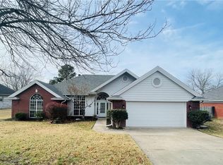 1744 Colby Cir, Springdale, AR 72764