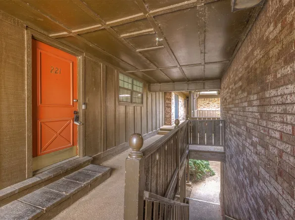 2224 S Boston Ave APT 221, Tulsa, OK 74114
