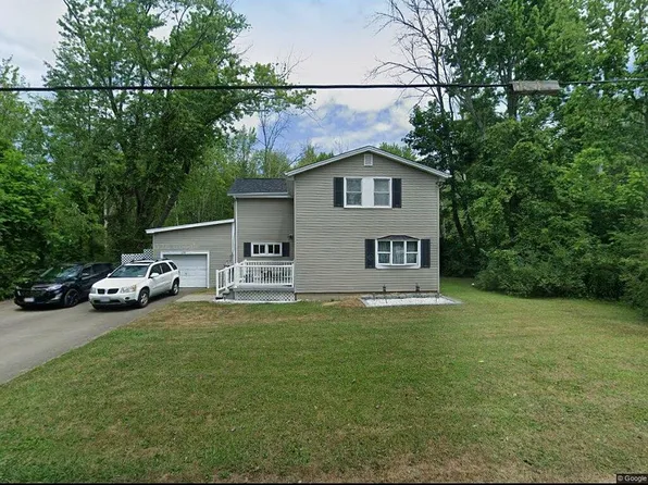 678 Sandy Ave, Angola, NY 14006