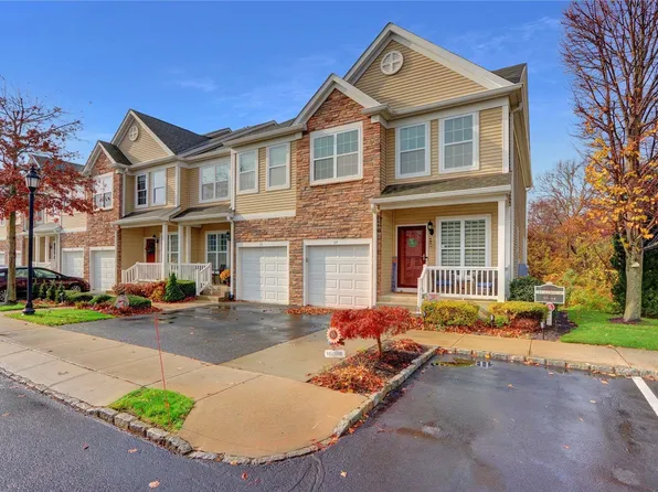 64 Warwick Drive #64, Massapequa, NY 11758