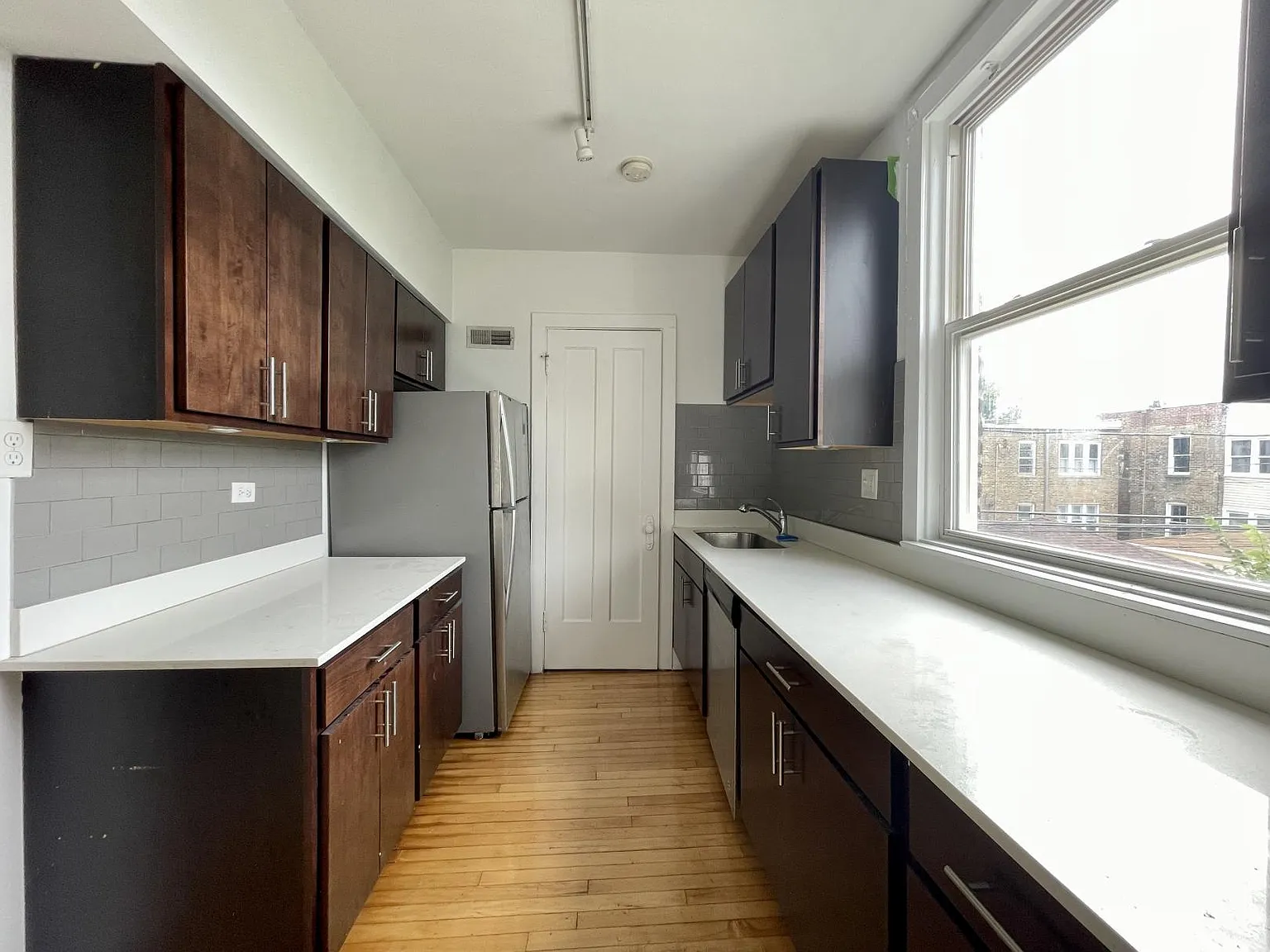 3018 North Karlov Avenue #2 — Photo 3