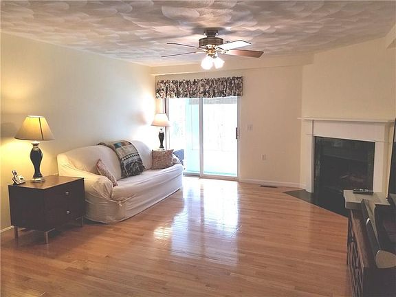 3rd image of 720 Putnam Pike APT 601