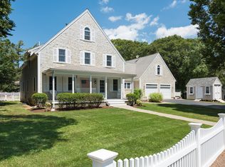 125 Lakeview Dr, Centerville, MA 02632