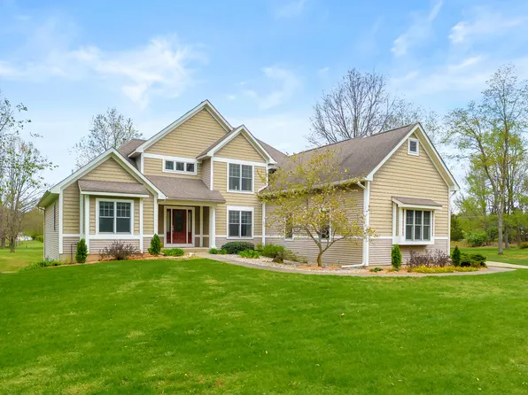 9048 Montezuma Ave, Kalamazoo, MI 49009