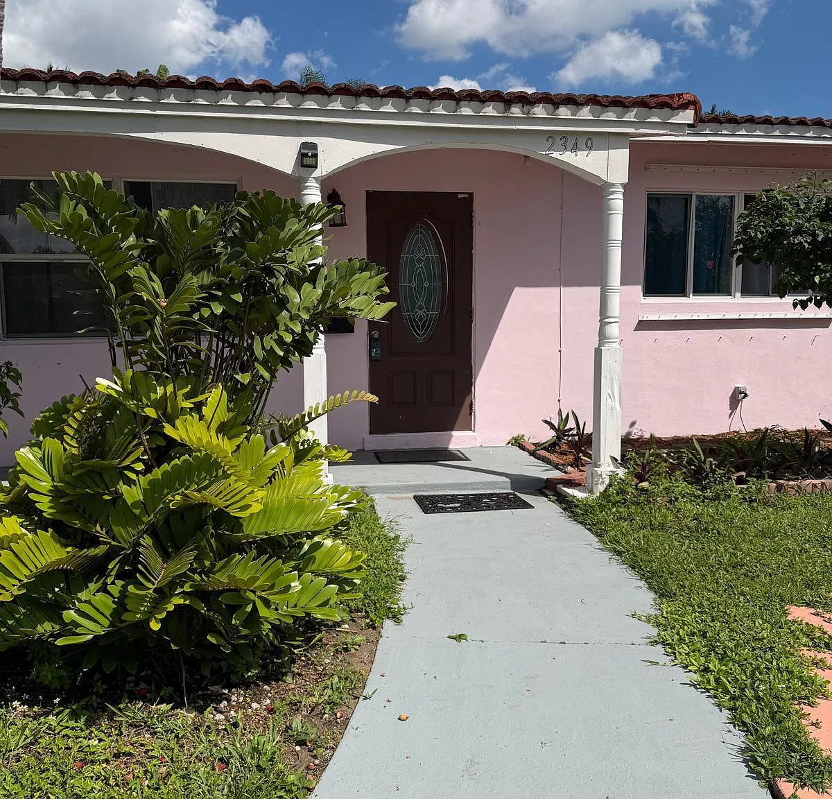 3 bed, 2.0 bath, 1810 sqft, $4,300 — Photo 3