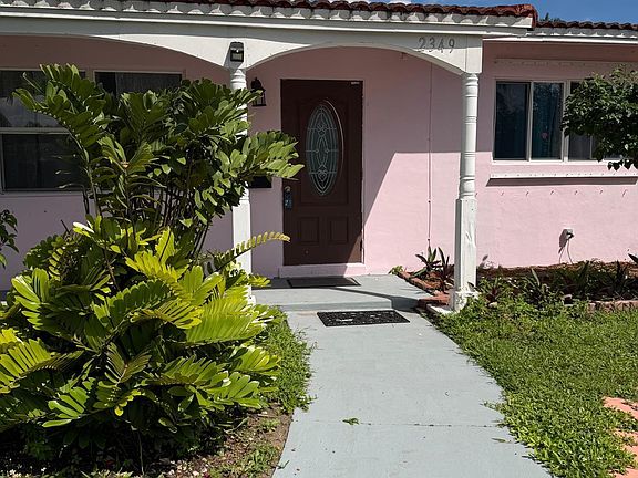 3rd image of 2349 NE 9th St