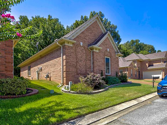 2nd image of 1789 Woodchase Glen Dr