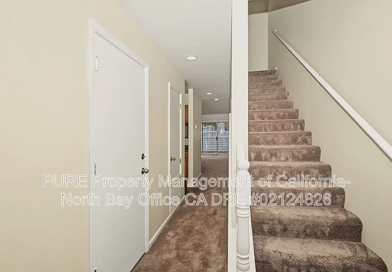 520 Laurel Grove Cir — Photo 3