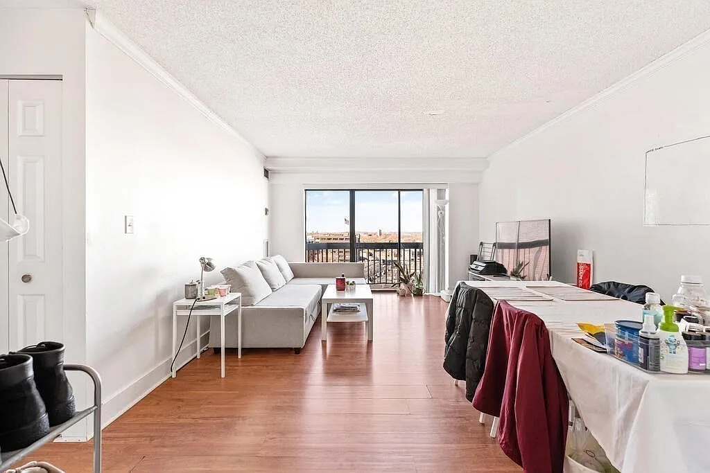2 bed, 1.5 bath, 805 sqft, $3,000 — Photo 3