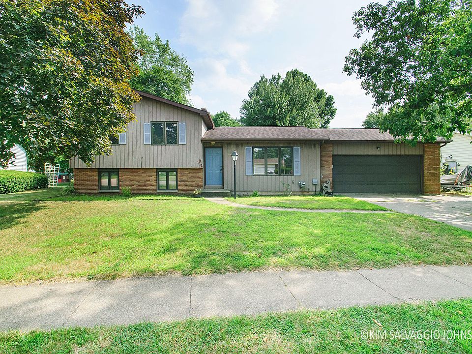 1st image of 1727 Woodland Dr