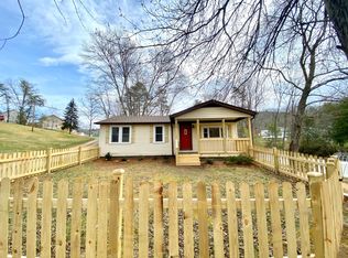 259 N Main St, Weaverville, NC 28787