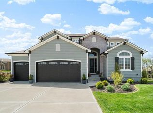 1016 Bridgeshire Dr, Raymore, MO 64083