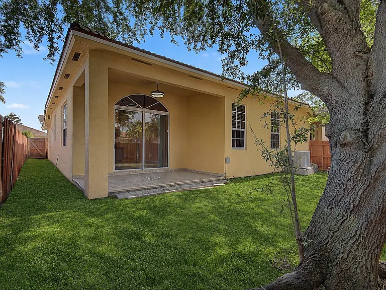 15339 SW 32nd Ter — Photo 26