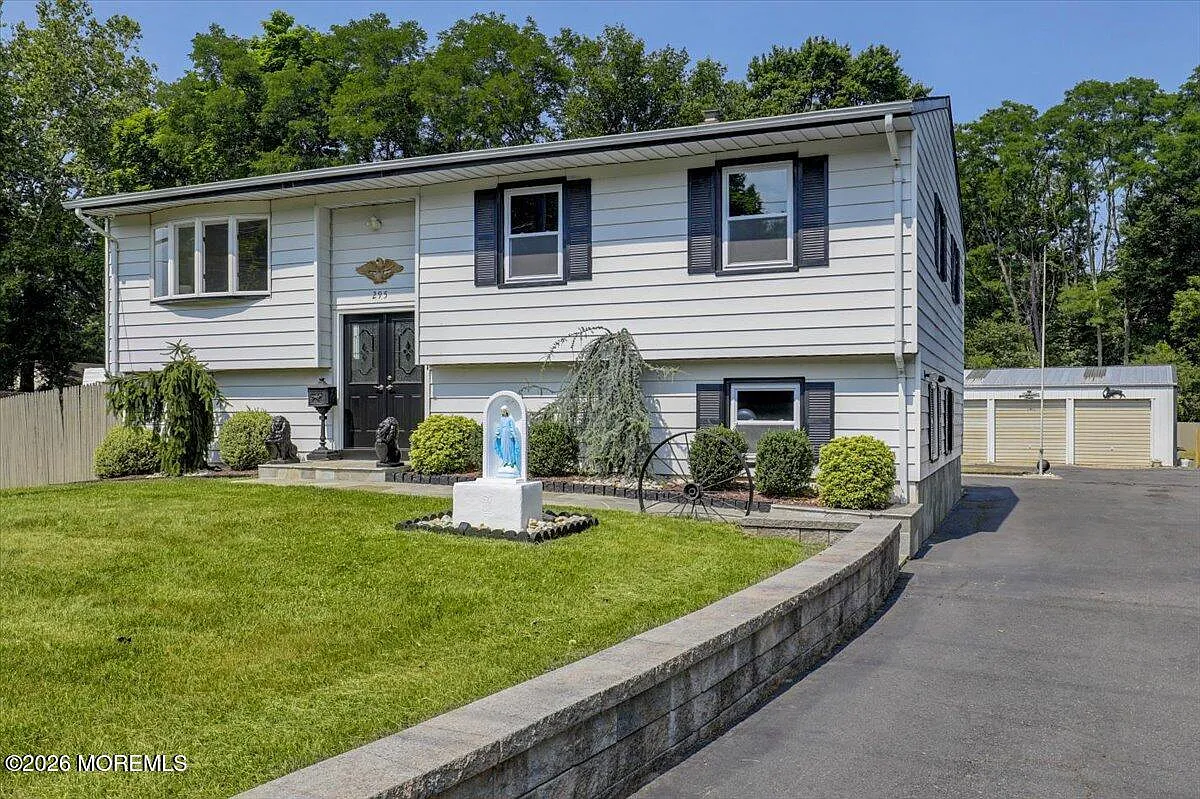 4 bed, $4,800 — Photo 2
