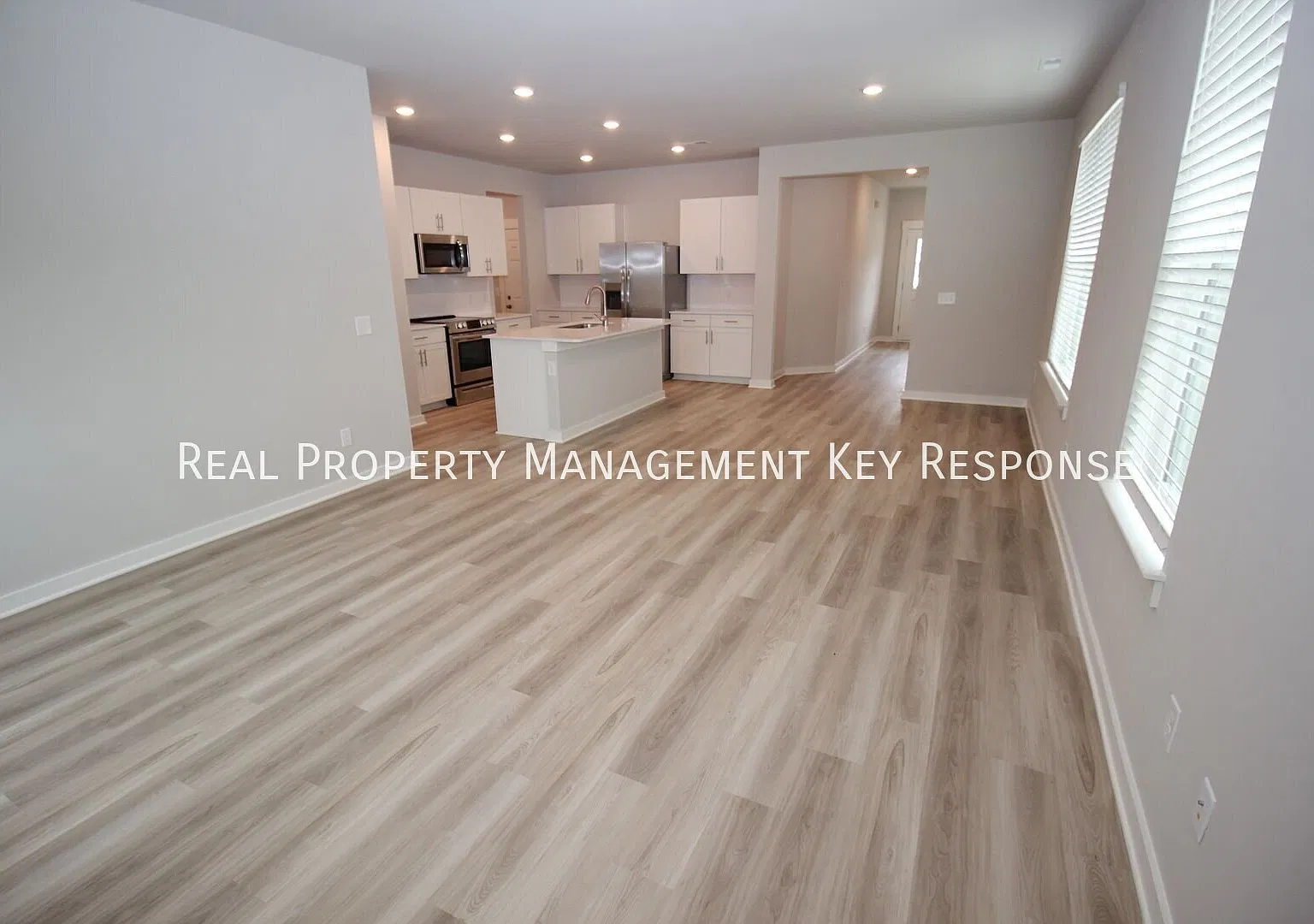 Spacious 4-Bedroom Townhome Near the Lake and in Jack Anderson School District! — Photo 2
