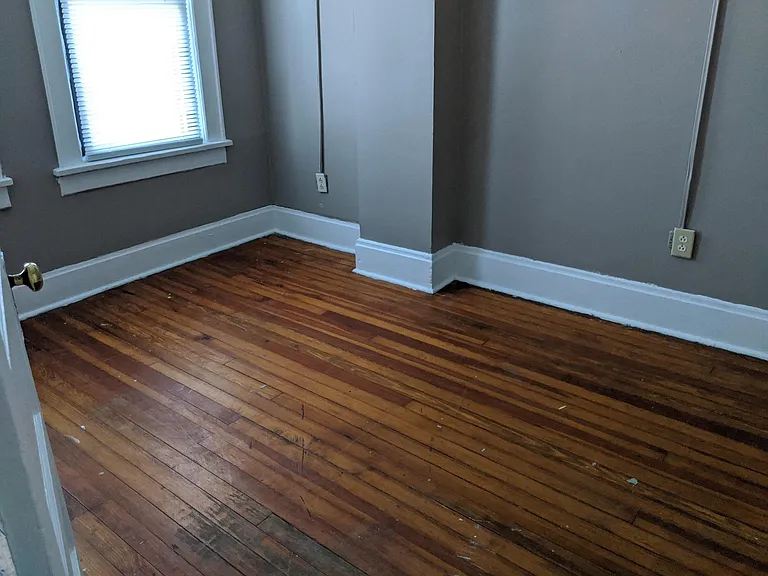 392 E Tompkins St — Photo 13