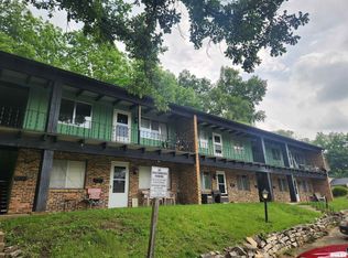 740 E Shore Dr #8, Pekin, IL
