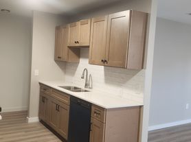 8022 Tremaine Ct