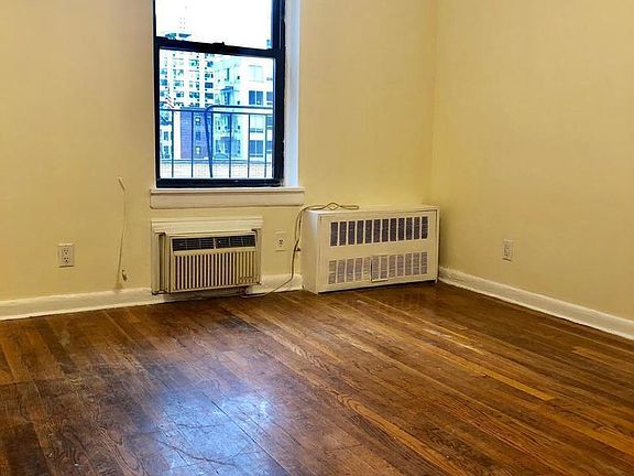 5th image of 201 E 20th St APT 5B