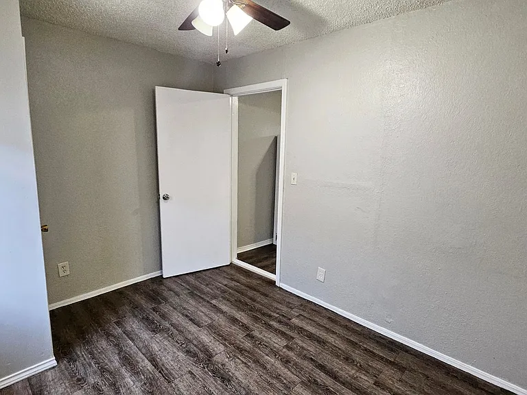 2308 NW 12th St — Photo 11