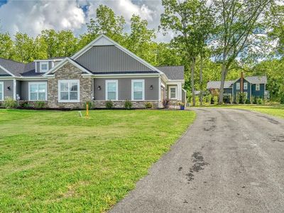 1410 Creeks Edge Dr, Webster, NY, 14580