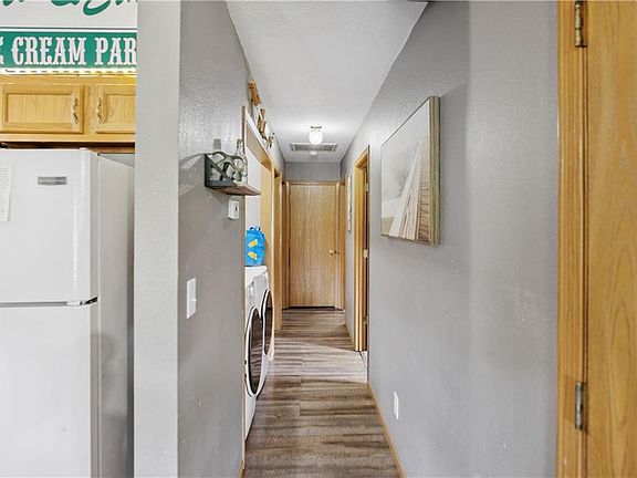 5th image of 1014 Rice St